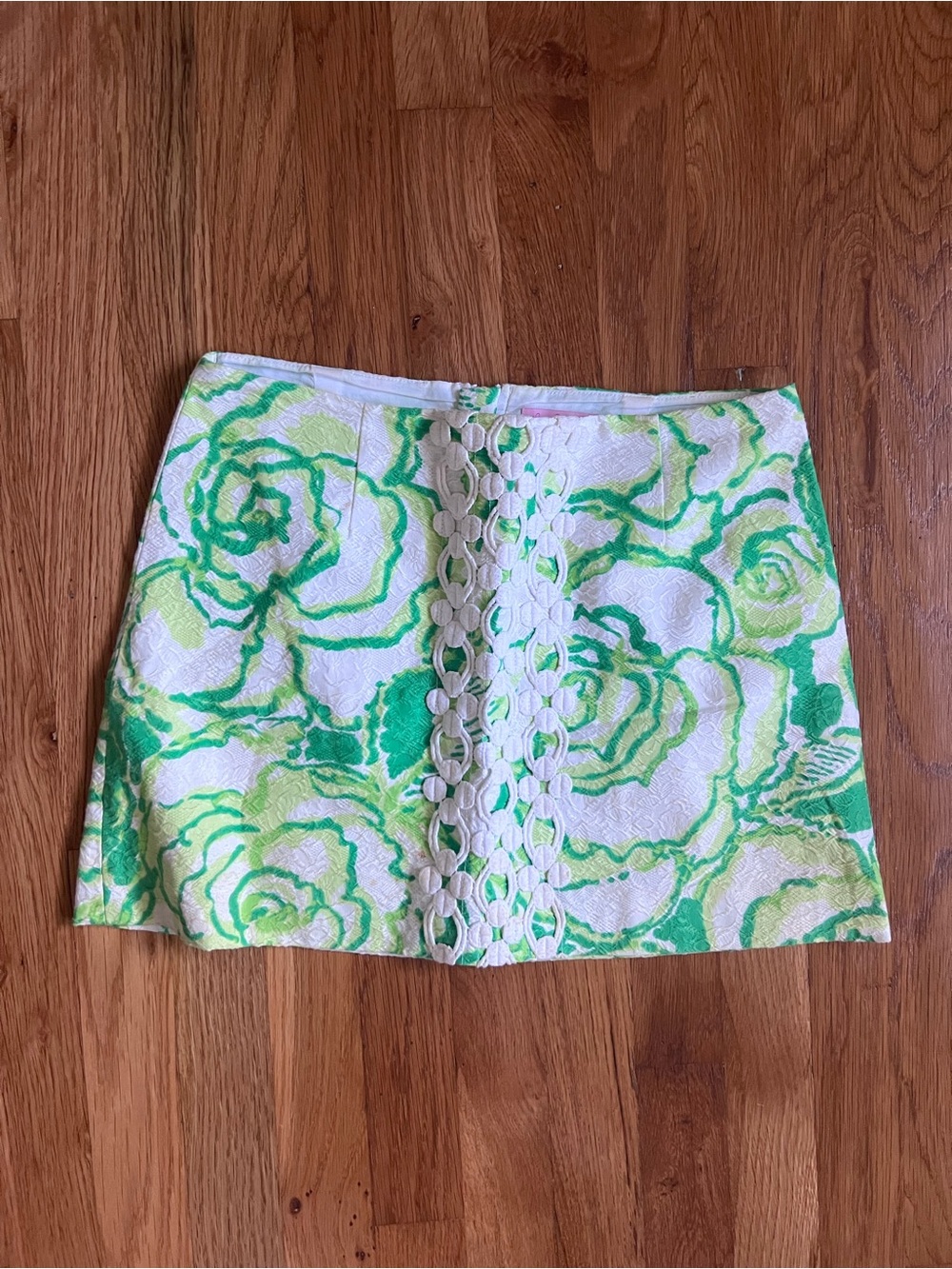 Floral Lace-Trim Mini Skirt in Green and White